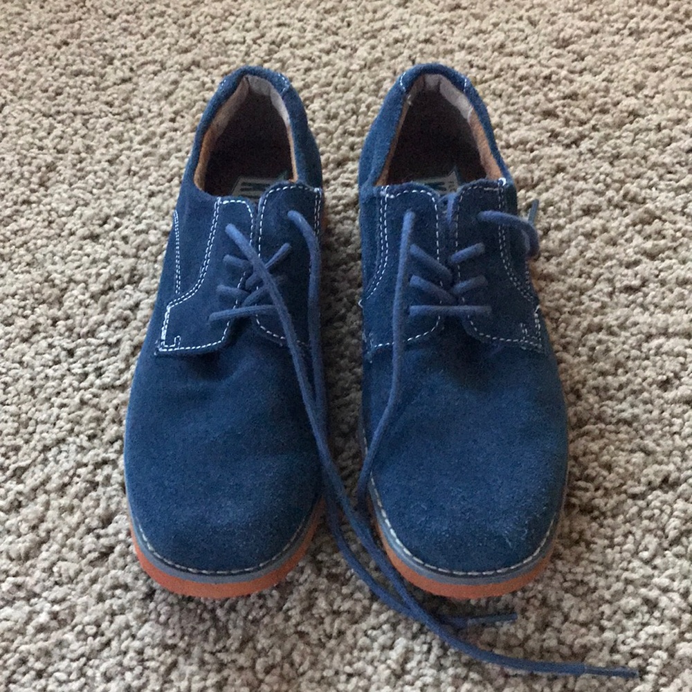 Boys blue bucks dress shoes size 4